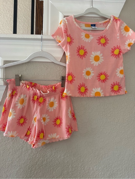 Old Navy Other - Kids Daisy Short and Tee Set